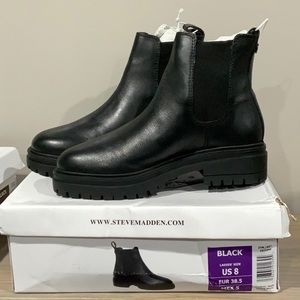 NIB!  Steve Madden Women’s Black Chelsea Boots Size 9